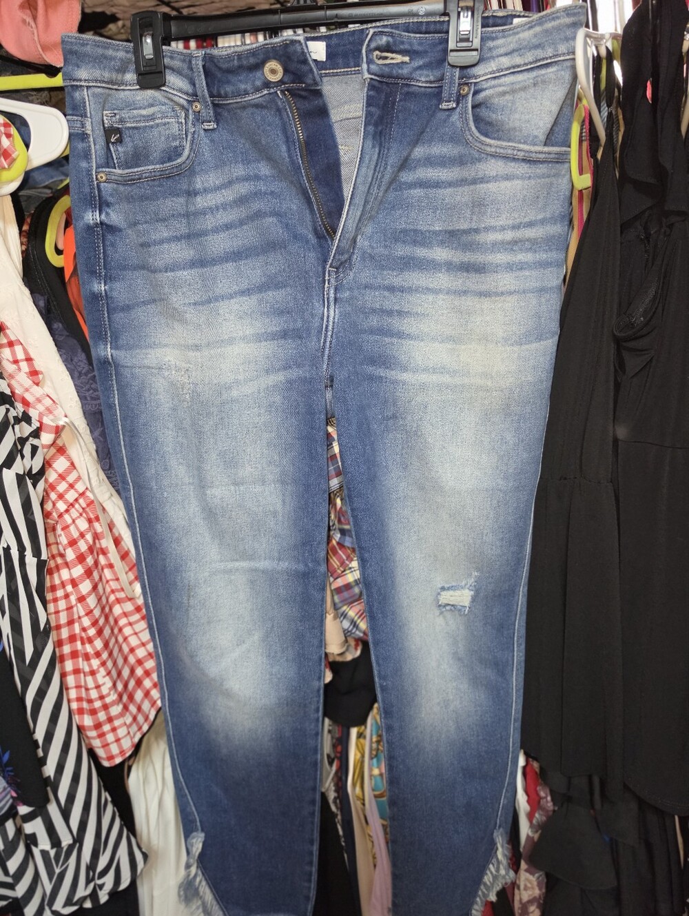 Like new Kancan 15/32 Skinny Jeans